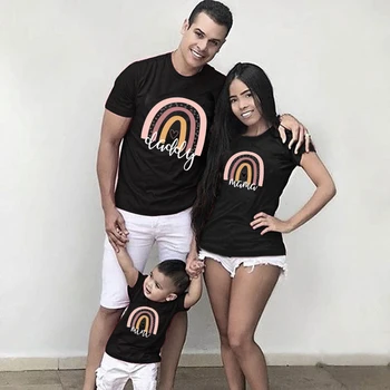 1pc Moda Papai Mamãe Mini arco-íris de Impressão da Família Combinando Roupas Pai, a Mãe do Bebê de Correspondência de T-shirt Manga Curta Vestir Família
