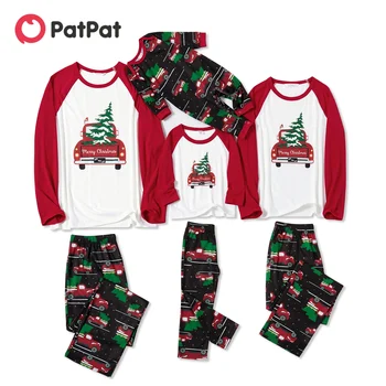 PatPat Família Correspondência Carro Vermelho Carregando Árvore De Natal Pijama Define (Resistente Ao Fogo)