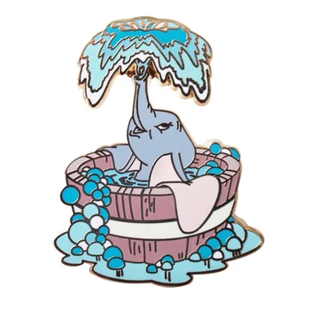 Hora do banho do elefante emblema Feliz Animais Esmalte Pin Personagem de desenho Dumbo Filme jóias